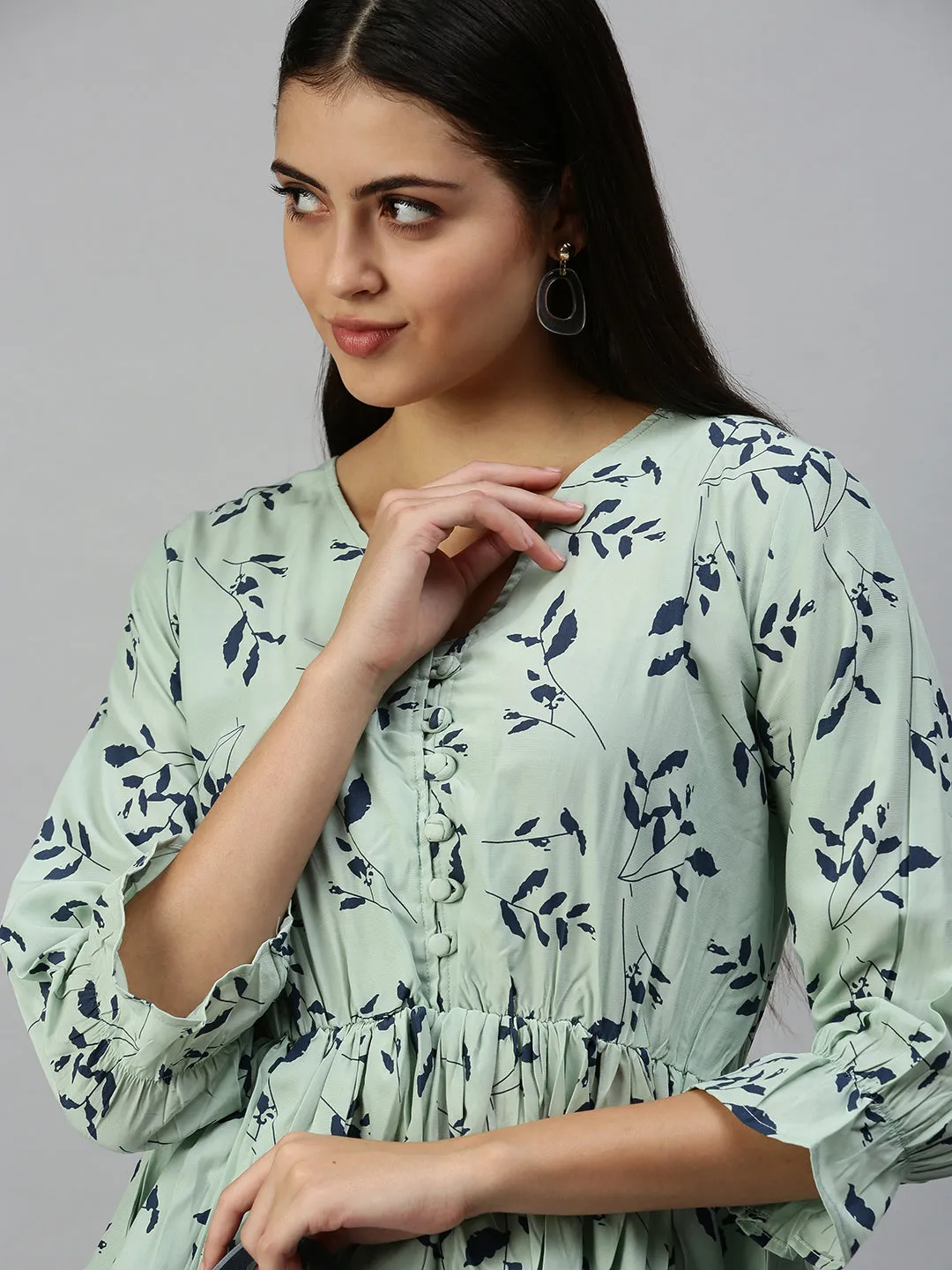 Women Green Floral Print Tropical Crepe Cinched Waist Top